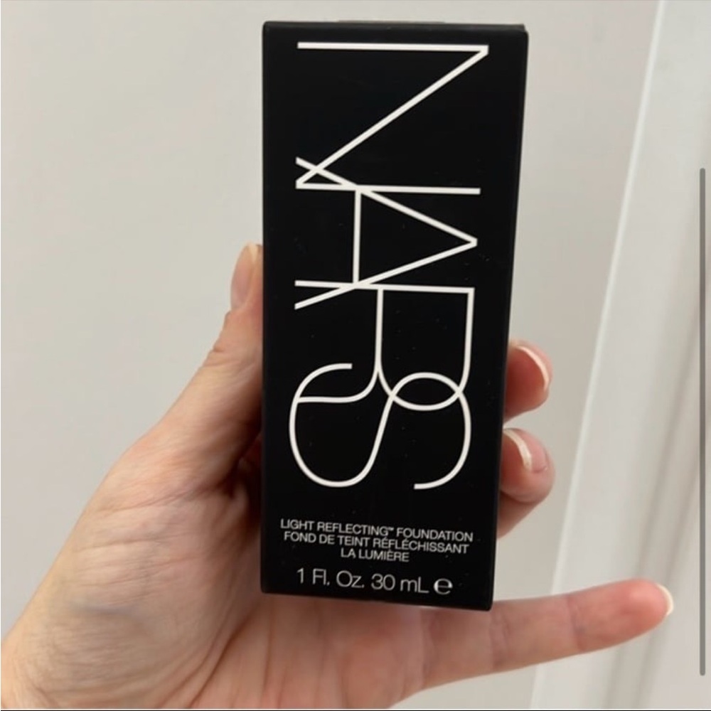 NARS Sheer glow foundation in Salzburg new formulation